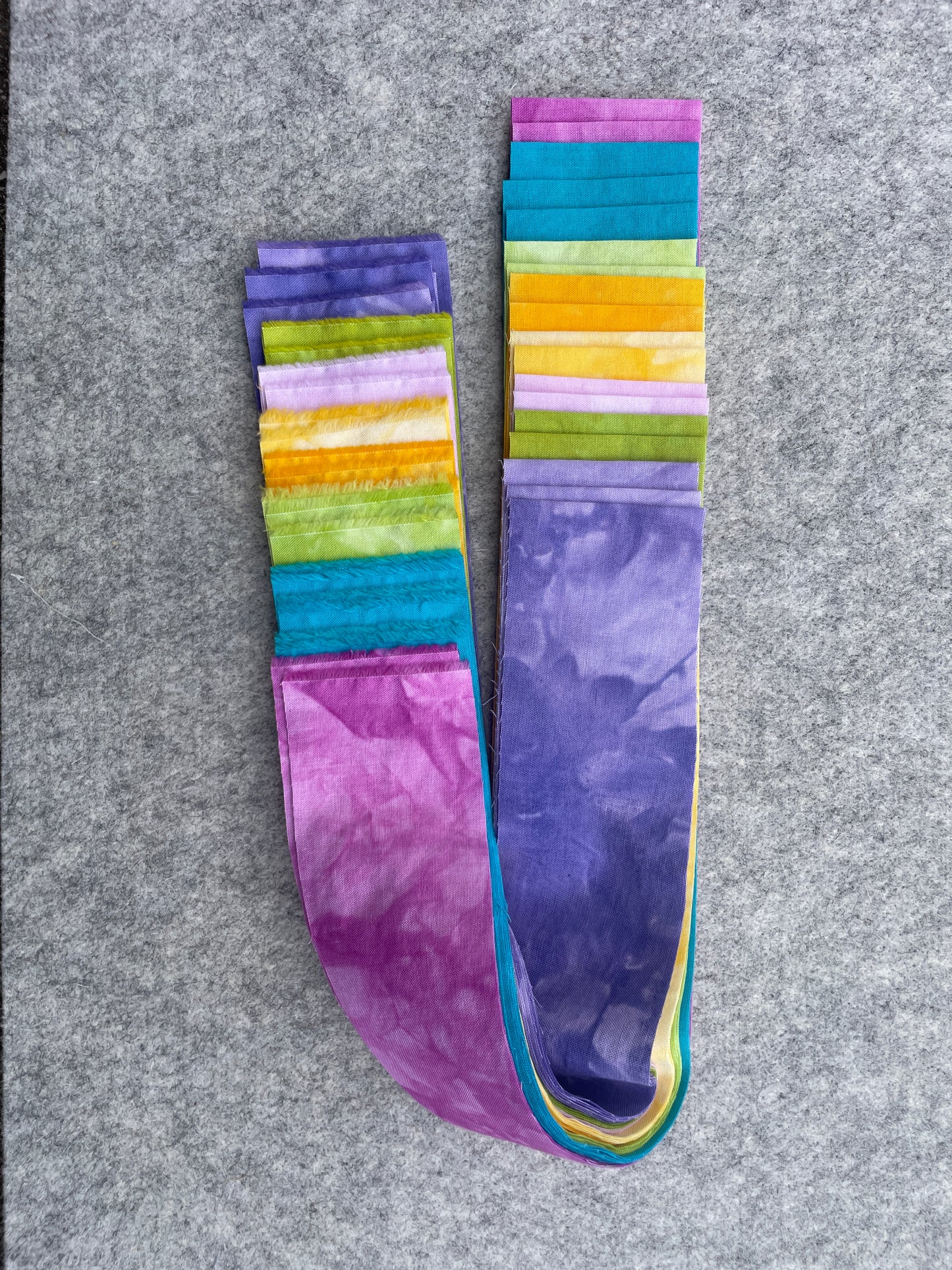 Hand Dyed Jelly Roll Gradient Strip Set (18 pcs)