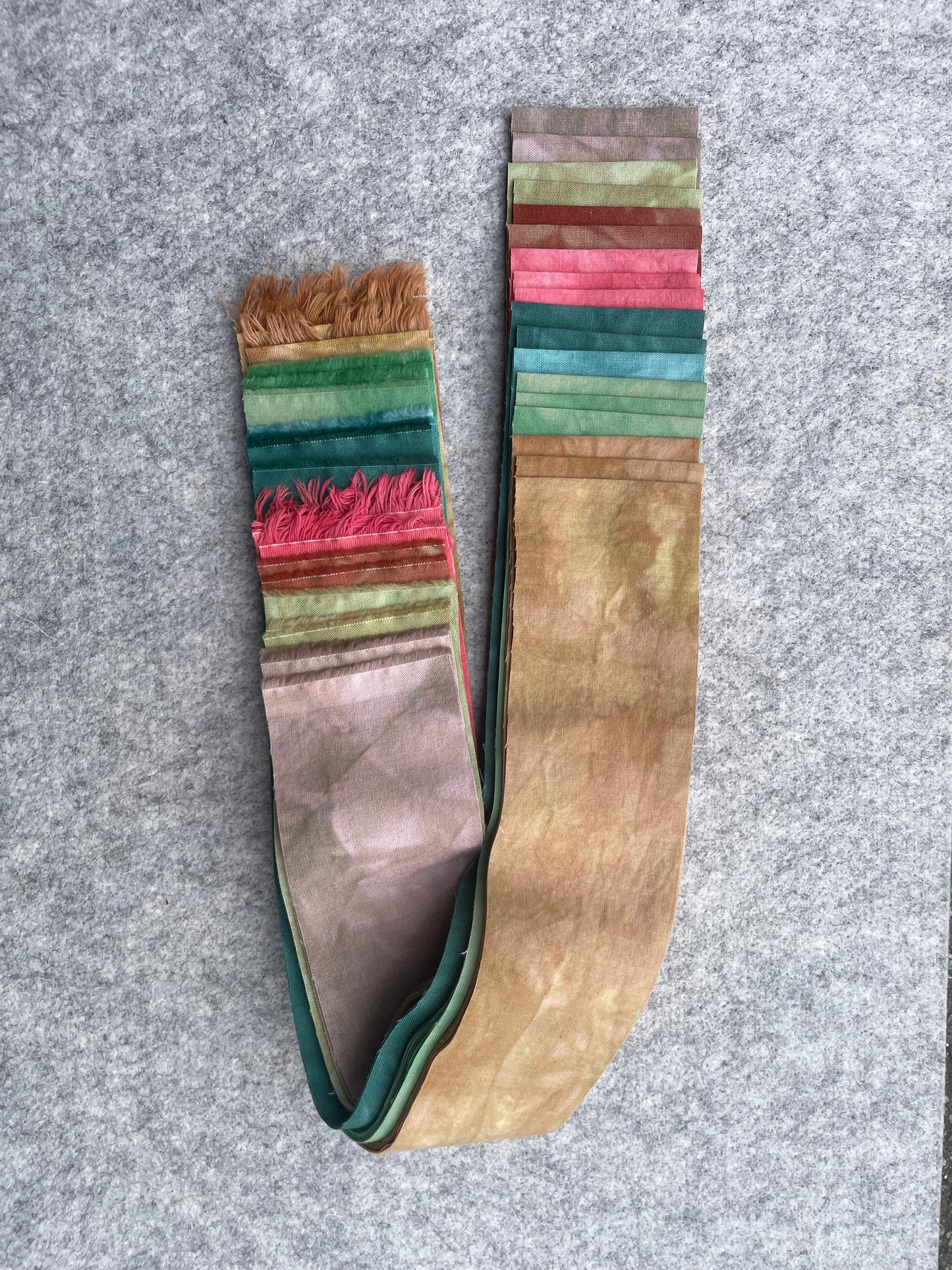 Hand Dyed Jelly Roll Gradient Strip Set (18 pcs)